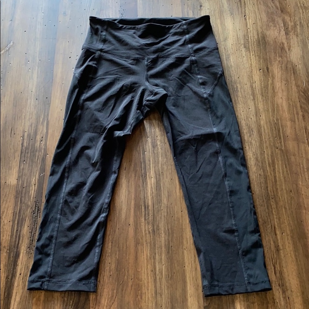 Carbon38 High waisted Capri leggings